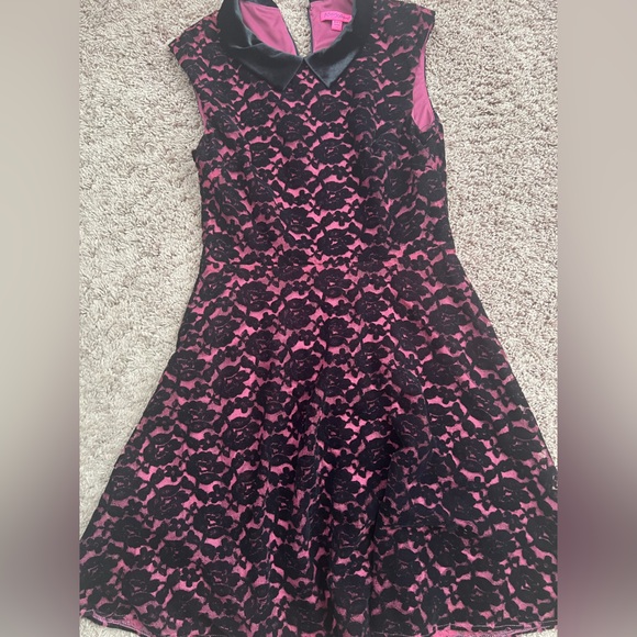 Betsy Johnson velvet dress - Picture 3 of 4